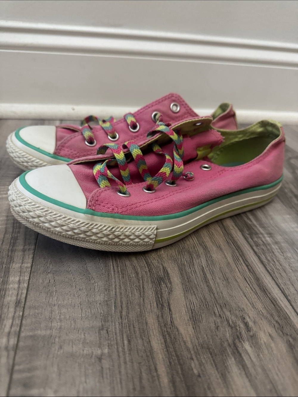Converse Pink Low-Top Canvas Sneakers with Multicolor Laces 3 retro